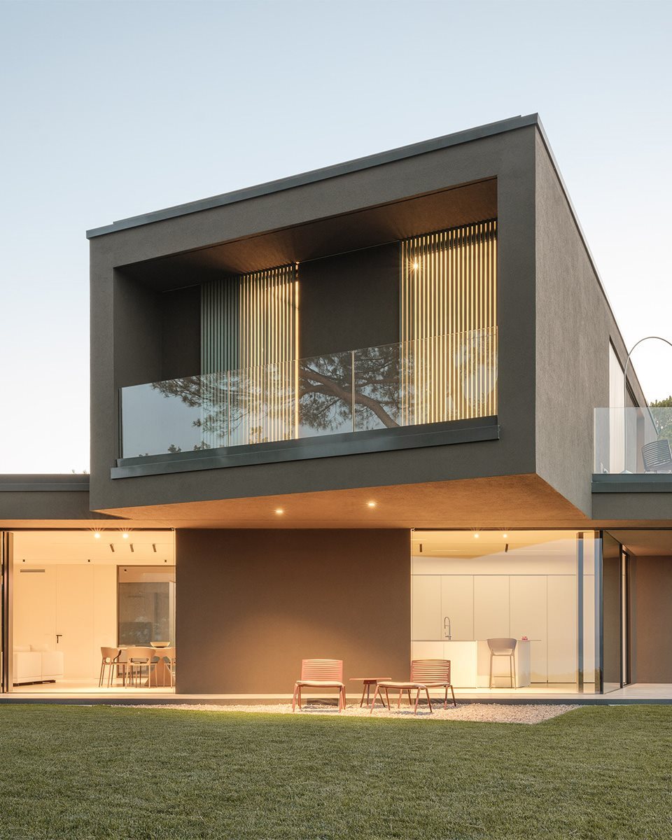 3821ee90-4c72-40e3-aecb-b359939ecf25