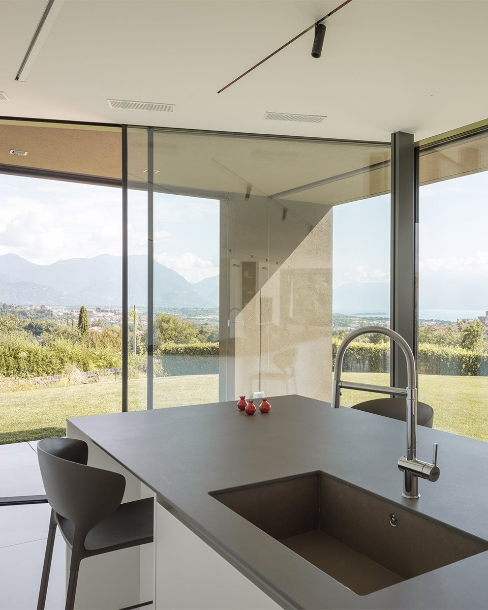 9fb6c91f-e988-479d-ab2b-ce7edb350c57