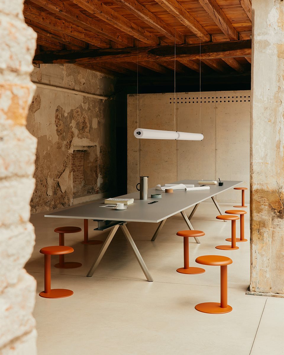 Desalto_Web_03SE_Strong_Stool_Low_02